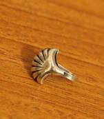 Silver Look Shell Pattern Marathi Nose Ring