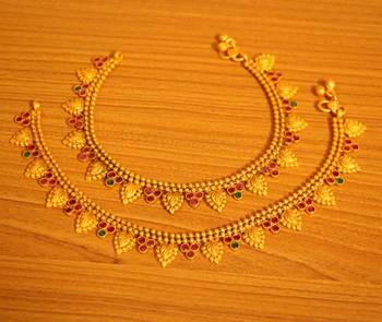 Multicolour Gold Look Matt Finish Anklets 1