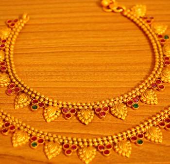 Multicolour Gold Look Matt Finish Anklets 3