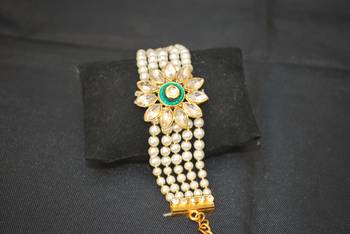 Kundan Pearl bracelets  1