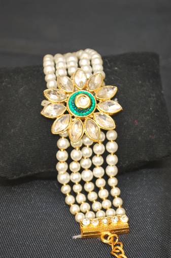 Kundan Pearl bracelets 