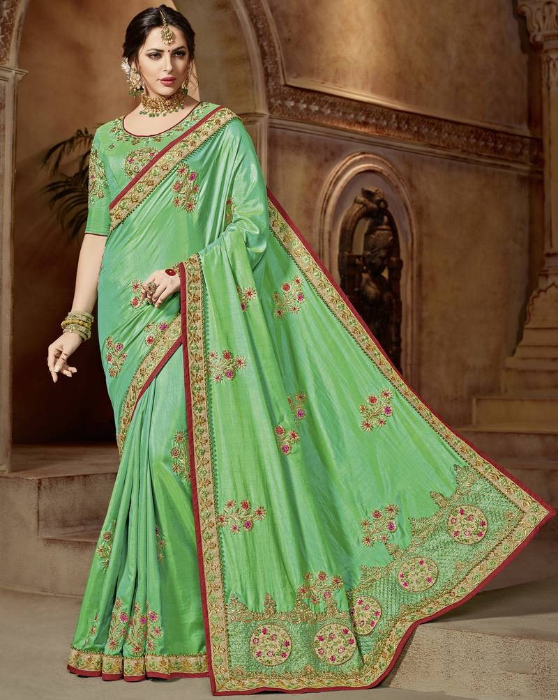 Green Embroidered Silk Blend Saree With Unstitched Blouse Piece