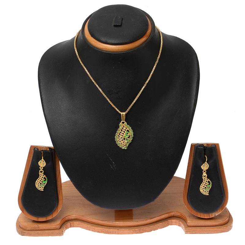 Vende Fashion Green color Lovely diamond pendants