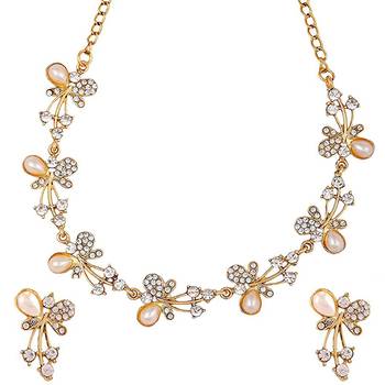 White crystal necklaces 1