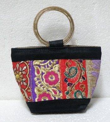 Multicolor Silk Clutch Clutches - Pralees - 354580