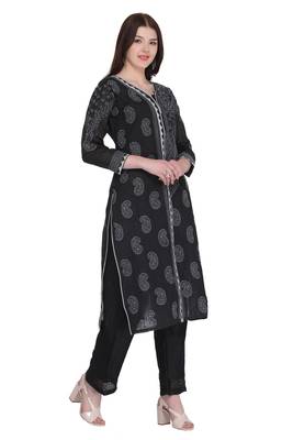 Black Embroidered Cotton Chikankari Kurti  3