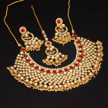 Maroon Color Kundan Necklace With Earring and Maang Tikka 5