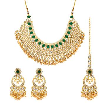 Green Color Kundan Necklace With Earring and Maang Tikka 1
