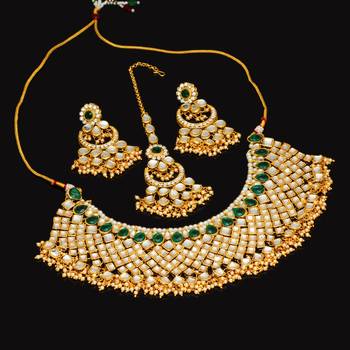 Green Color Kundan Necklace With Earring and Maang Tikka 4