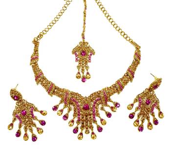 Rani pink partywear delicate necklace set with maang tikka 1