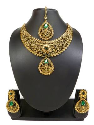 Designer green ad zircon necklace set with maang tikka 1