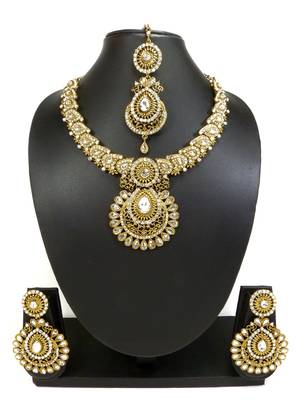 Designer white ad zircon necklace set with maang tikka 1