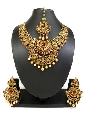 Bridal maroon austrian diamond necklace set with maang tikka 1