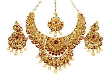 Bridal maroon austrian diamond necklace set with maang tikka 2