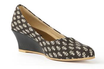 Women's Black Croslite Sole Material Ballerinas Low Heel Sandal 1