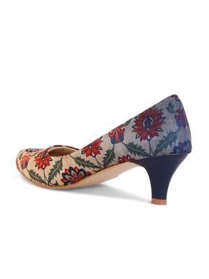 Women's Multi Color Croslite Sole Material Ballerinas Low Heel Sandal 2