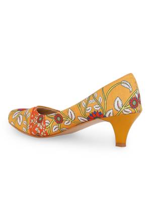 Women's orange Croslite Sole Material Ballerinas Low Heel Sandal 2