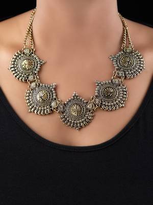Gold Antique Chaand Necklace 1