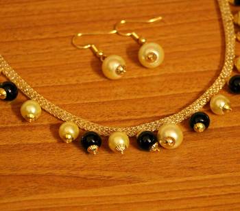 Zircon Studded Black Beads  And  Pearl Necklace Set 2