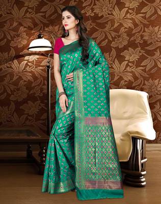 Green woven art silk saree with blouse 2