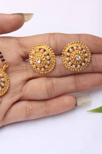 Polki inspired alloy mangalsutra