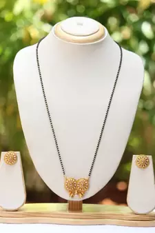 Polki inspired alloy mangalsutra