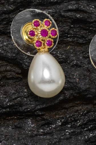 Red Stones With Pearl Pendent Set