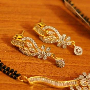 Diamond Look Leaf Pattern Gold Plated Mangalsutra 4