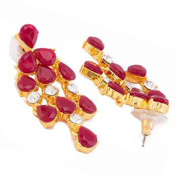 Red necklaces 4