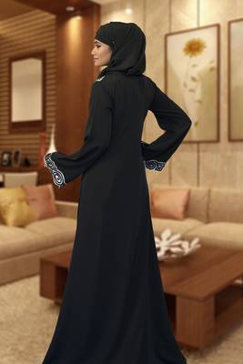 Black Creap And Silk Embroidered Islamic Kaftan 3