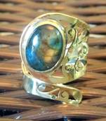 GOLDEN STONE RING