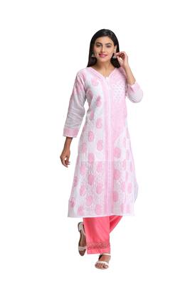 White Embroidered Cotton Chikankari Kurti 2