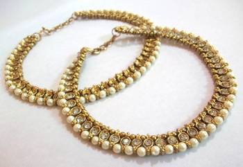 Golden Round  Shape Diamond Pearl Anklet 1