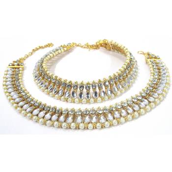 Golden pear shape kundan pearl anklet 1