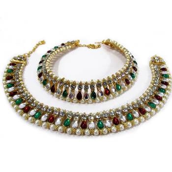 Golden pear shape kundan pearl anklet 1