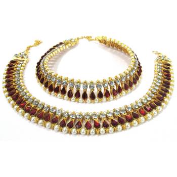 Golden pear shape kundan pearl anklet 1