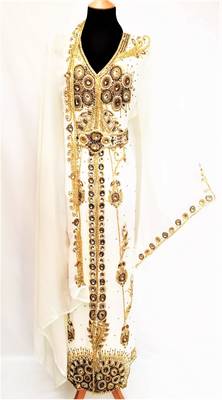 white georgette Islamic kaftan with zari and stone work 1