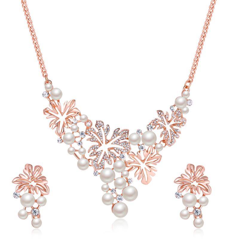 White pearl necklace-sets