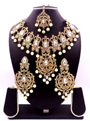 White antique gold plated bridal wedding diamond  jewellery 1