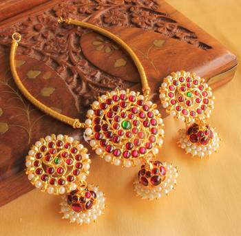  Beautiful Round Pendant Jhumkka Temple Jewel Necklace Set  1