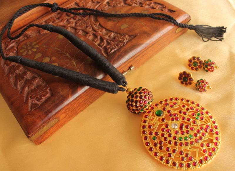  Beautiful Temple Pendant Black Threaded Necklace Set 