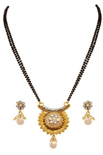 Gold diamond mangalsutra