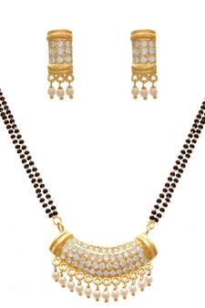 Gold diamond mangalsutra