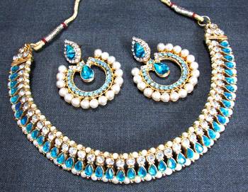 Sky blue stone tilak polki necklace set 1
