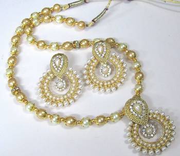 White stone pendant pearl necklace set 1