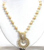 White pearl pendant necklace set