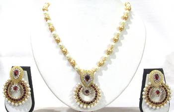 Maroon stone pendant pearl necklace set 1