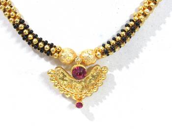 Golden black beads pink stone pendant thushi necklace 2