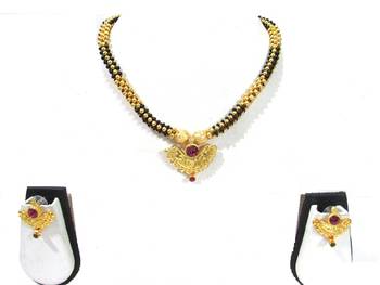 Golden black beads pink stone pendant thushi necklace 3