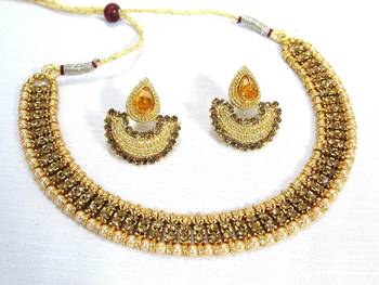 Golden double stone tilak necklace set 1